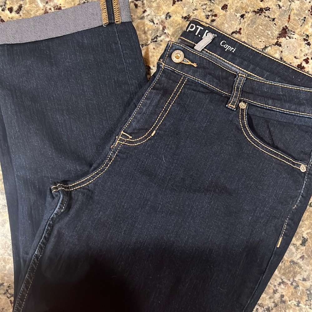 Apt 9 capris
